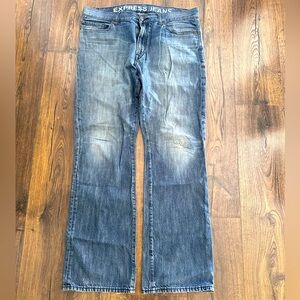 Men’s Express Jeans Classic, Lightly Distressed, Medium Denim
